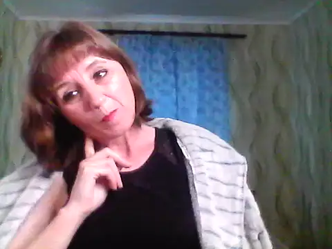 Alisaprice077 online show from 04/19/26, 07:29