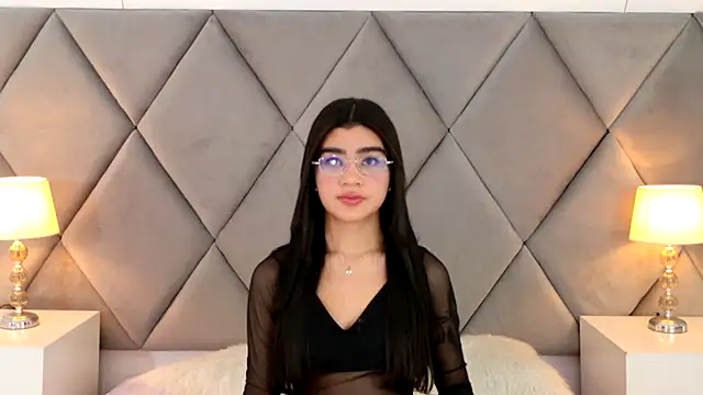 OliviaDiaz online show from 04/17/26, 08:12