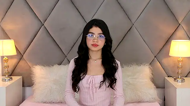 Snapshot of OliviaDiaz chatting on 05/27/26, 01:57 OliviaDiaz online show from 05/27/26, 01:57