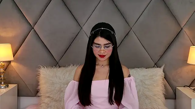 Snapshot of OliviaDiaz chatting on 06/08/26, 01:28 OliviaDiaz online show from 06/08/26, 01:28