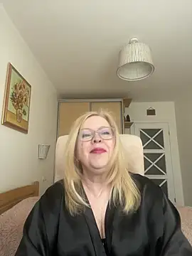 JanieLight53 online show from 04/19/26, 10:36