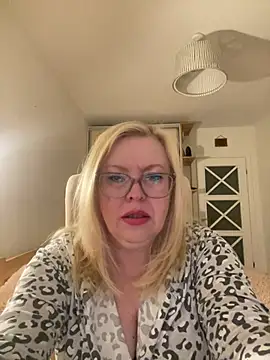 JanieLight53 online show from 05/28/26, 11:02