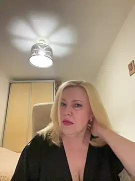 JanieLight53 online show from 07/16/26, 08:15