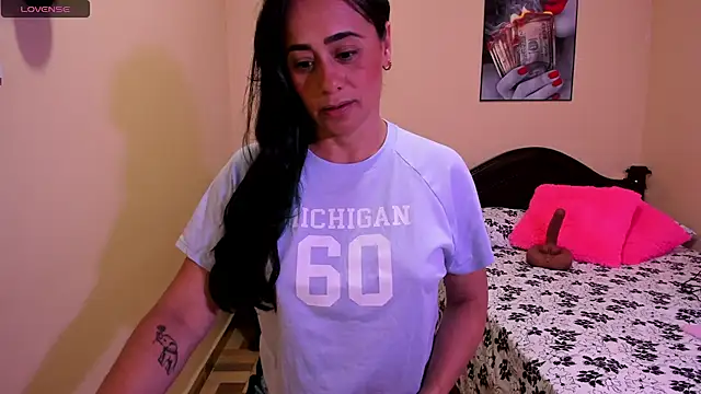 sara florez12 online show from 03/25/26, 11:27