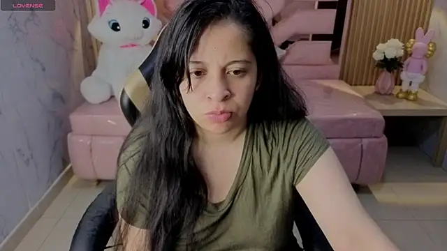 Snapshot of sara_tellez_s chatting on 06/28/26, 03:23 sara tellez s online show from 06/28/26, 03:23