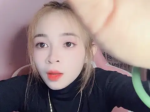 Odile068 online show from 03/11/26, 06:03