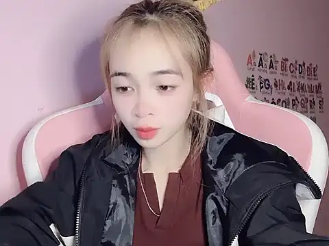 Odile068 online show from 03/12/26, 04:35