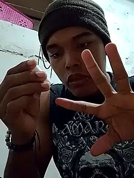 WiWi 23 online show from 03/07/26, 01:52