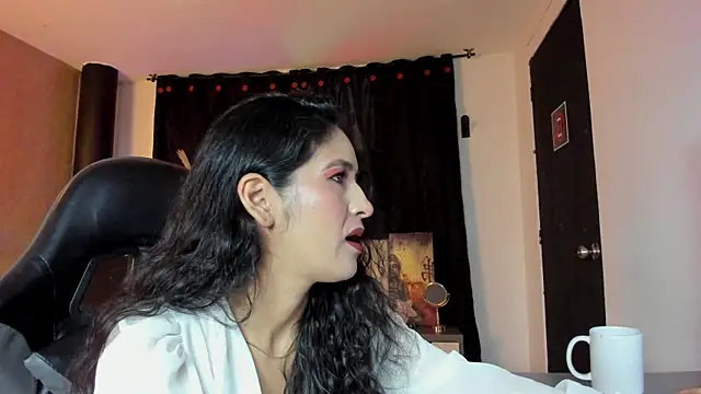 Vicky Angeel online show from 05/07/26, 01:27