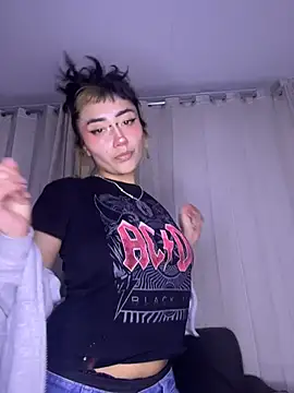 baby akuma online show from 04/24/26, 04:26