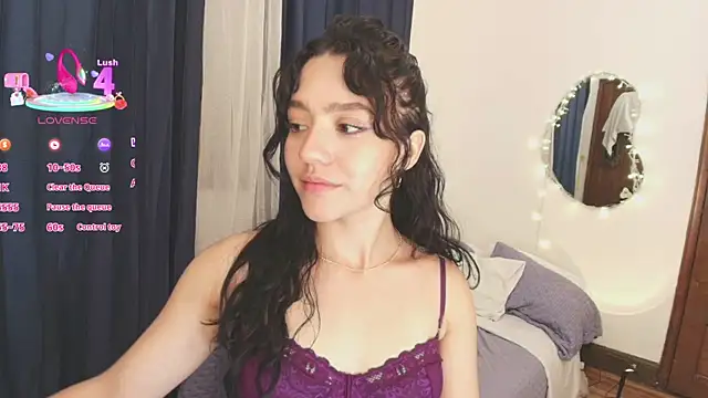 Snapshot of Katiieee chatting on 05/26/26, 12:39 Katiieee online show from 05/26/26, 12:39