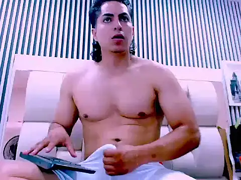 Alex Wolft online show from 06/12/26, 12:37