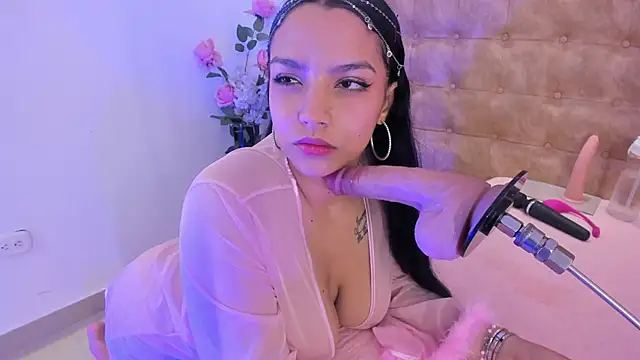 Snapshot of ariana_morelly chatting on 05/24/26, 12:10 ariana morelly online show from 05/24/26, 12:10