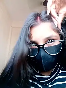 Divya3107 online show from 04/22/26, 04:37