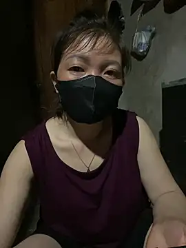 Snapshot of Bling-pusy chatting on 06/02/26, 01:35 Bling-pusy online show from 06/02/26, 01:35