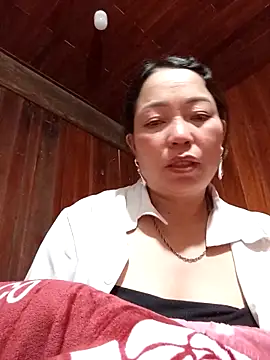 Yellow-pink online show from 03/12/26, 02:12