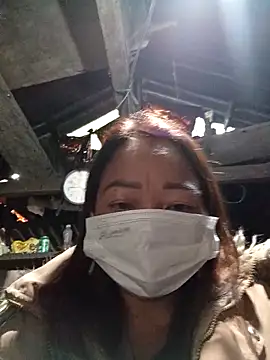 Yellow-pink online show from 03/26/26, 12:06