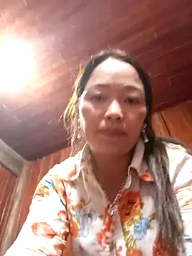 Yellow-pink online show from 04/07/26, 01:22