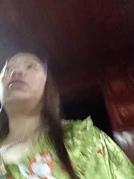 Yellow-pink online show from 04/18/26, 11:58