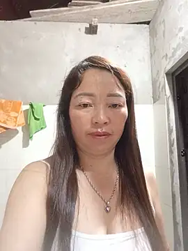 Snapshot of Yellow-pink chatting on 07/05/26, 10:39 Yellow-pink online show from 07/05/26, 10:39