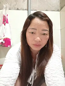 Snapshot of Yellow-pink chatting on 07/20/26, 10:56 Yellow-pink online show from 07/20/26, 10:56