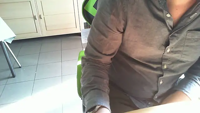 Belgiumboy92 online show from 03/12/26, 12:22