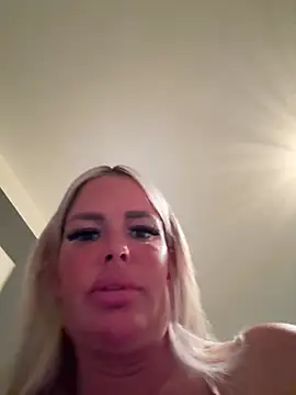 Snapshot of anna_kournikova chatting on 04/28/26, 07:52 anna kournikova online show from 04/28/26, 07:52