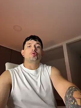 TroyeSavage online show from 04/21/26, 10:43