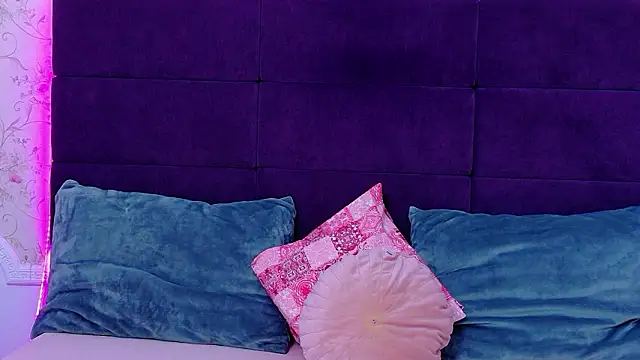 NataliaCroft online show from 03/25/26, 03:40