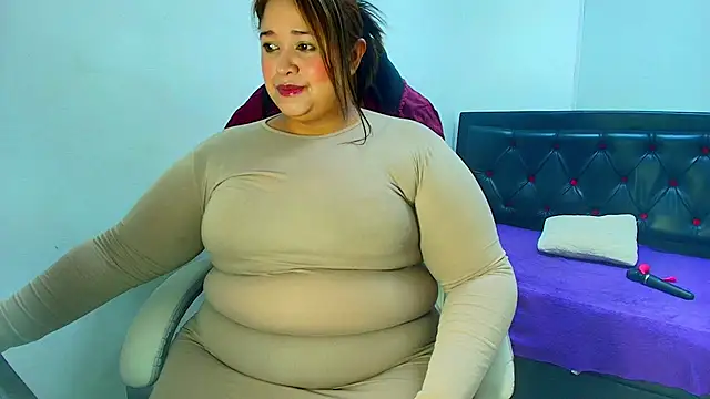 Snapshot of BustyyJuicy_Rs chatting on 03/30/26, 12:28 BustyyJuicy Rs online show from 03/30/26, 12:28