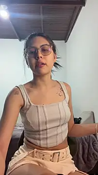 Cloebennet013 online show from 06/15/26, 10:01