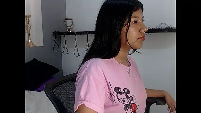 Snapshot of little_caramel18 chatting on 03/09/26, 05:44 little caramel18 online show from 03/09/26, 05:44