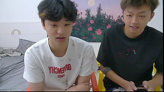 Snapshot of icecream-002 chatting on 05/07/26, 05:35 icecream-002 online show from 05/07/26, 05:35