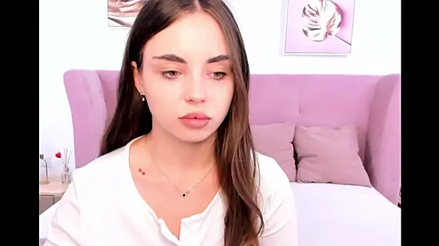 MyEvelin online show from 06/11/26, 04:54