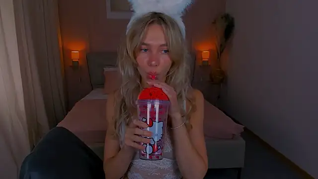 LuluAlis online show from 06/24/26, 02:16