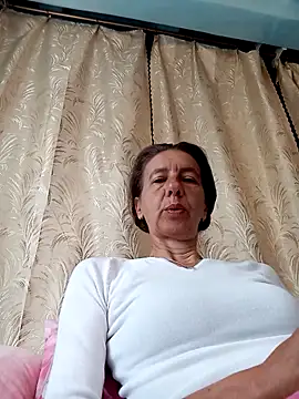 Snapshot of Tania9876 chatting on 05/31/26, 06:42 Tania9876 online show from 05/31/26, 06:42