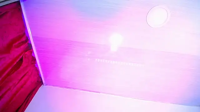 VivienneNoir online show from 06/18/26, 10:19