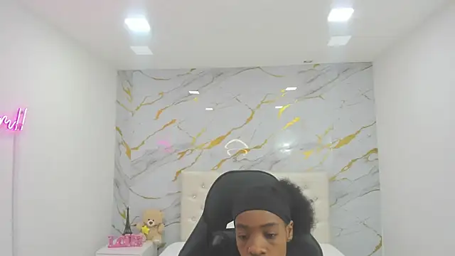 Sofia echeverri online show from 05/16/26, 12:04