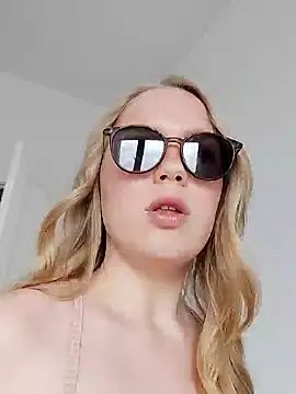 LittleForestELF2 online show from 03/28/26, 09:20