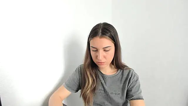 summmmersky1 online show from 03/30/26, 08:48