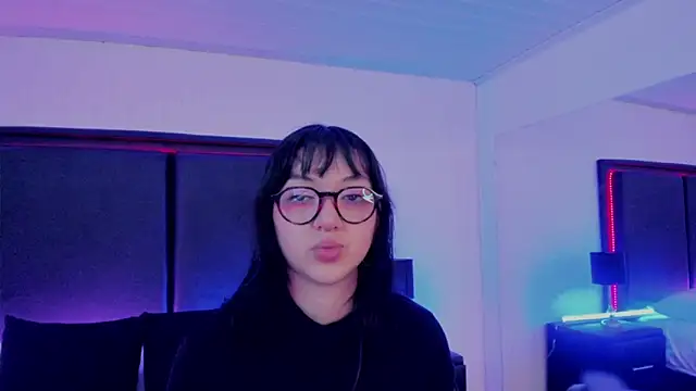 Snapshot of LilithBluum chatting on 06/05/26, 11:16 LilithBluum online show from 06/05/26, 11:16