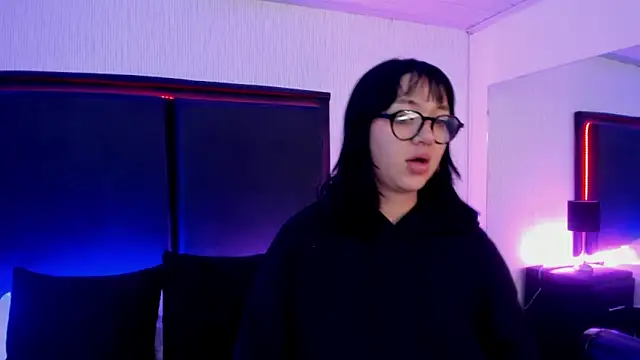Snapshot of LilithBluum chatting on 06/16/26, 11:35 LilithBluum online show from 06/16/26, 11:35