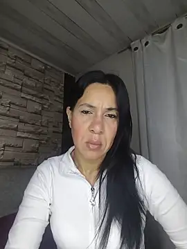 Snapshot of Camillemonroe_ chatting on 06/19/26, 07:45 Camillemonroe online show from 06/19/26, 07:45