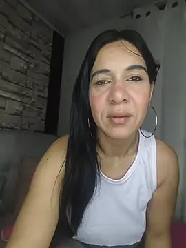 Snapshot of Camillemonroe_ chatting on 07/04/26, 08:42 Camillemonroe online show from 07/04/26, 08:42