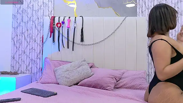 LorenaDuval online show from 04/21/26, 06:55