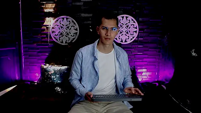 MilanDavid1 online show from 03/23/26, 05:28