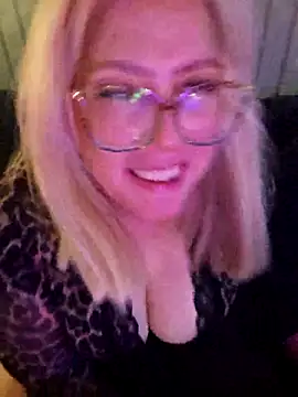 Snapshot of LexySaint chatting on 09/16/25, 04:52 LexySaint online show from 09/16/25, 04:52