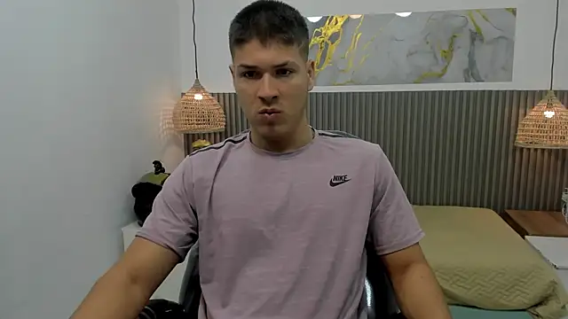 AlessandroFranco online show from 04/15/26, 02:02
