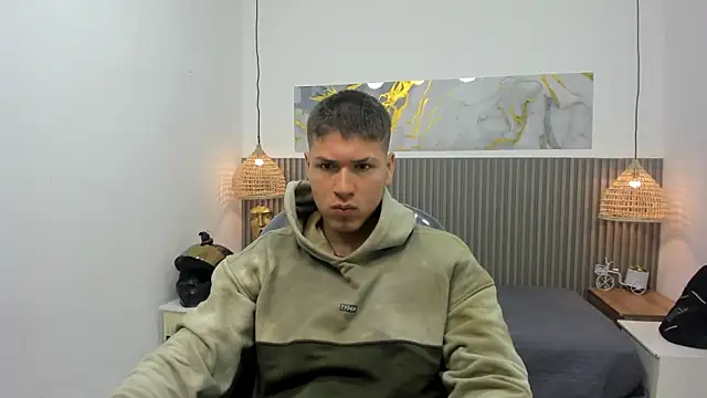 AlessandroFranco online show from 05/04/26, 01:18
