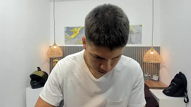 Snapshot of AlessandroFranco chatting on 05/08/26, 01:49 AlessandroFranco online show from 05/08/26, 01:49